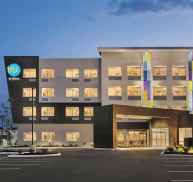 High Hotels Tru by Hilton Exterior Dusk
